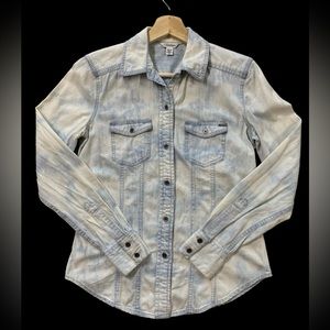 100% cotton Calvin Klein sunbleached denim button down, good condition